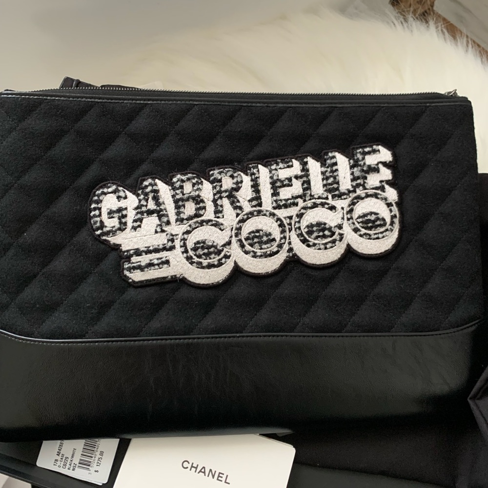 Brand new classic Chanel Tweed & lambskin large clutch/O-case.